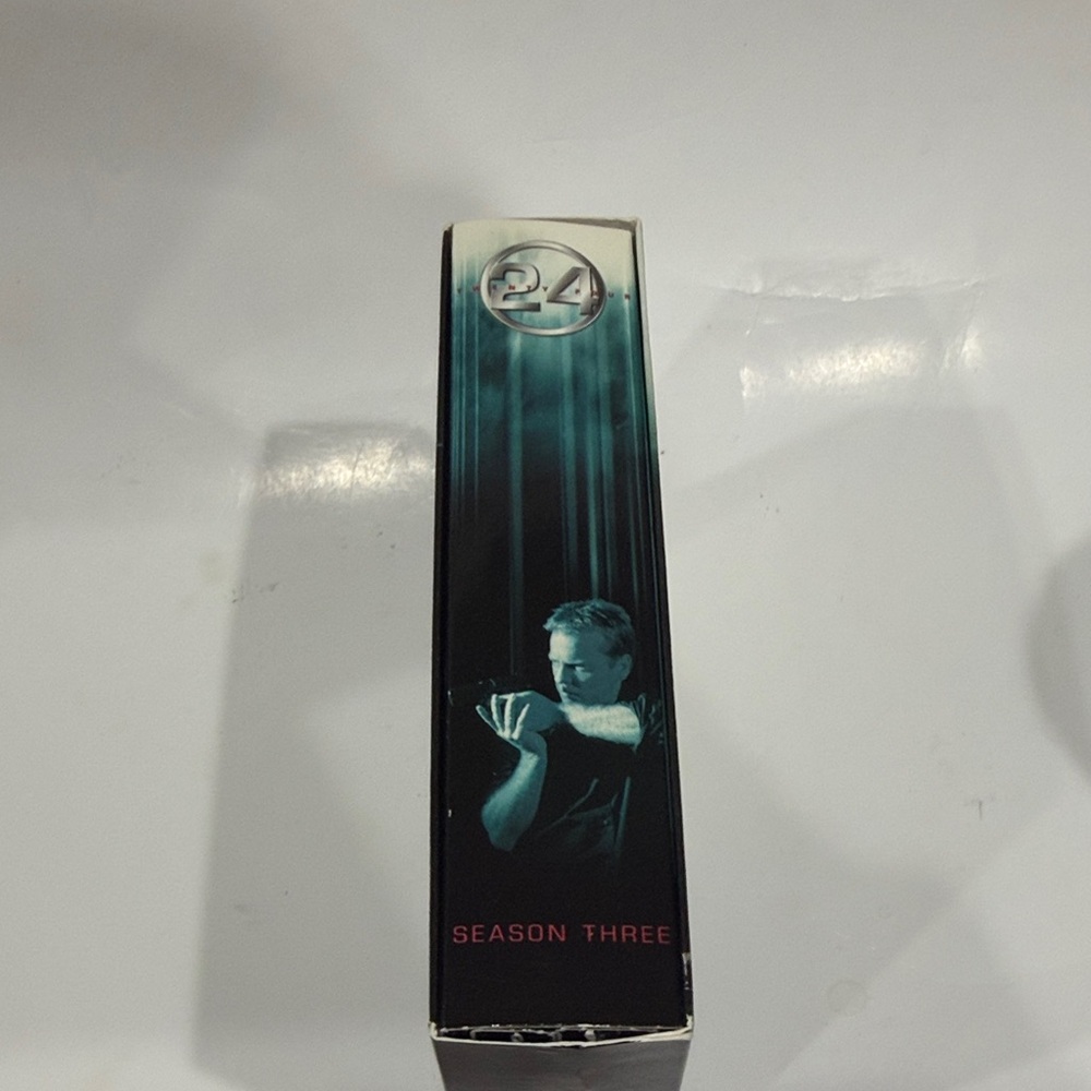 24 Season Three DVD Box Set Missing Disc 2 Untested. - Picture 3 of 6